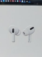 airpods crop